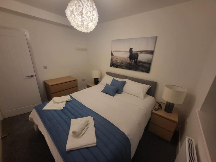 New 4 Bedrm House! Parking. 10Min To City / Etihad Manchester Exterior photo