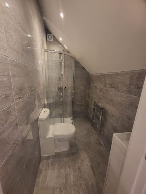 New 4 Bedrm House! Parking. 10Min To City / Etihad Manchester Exterior photo